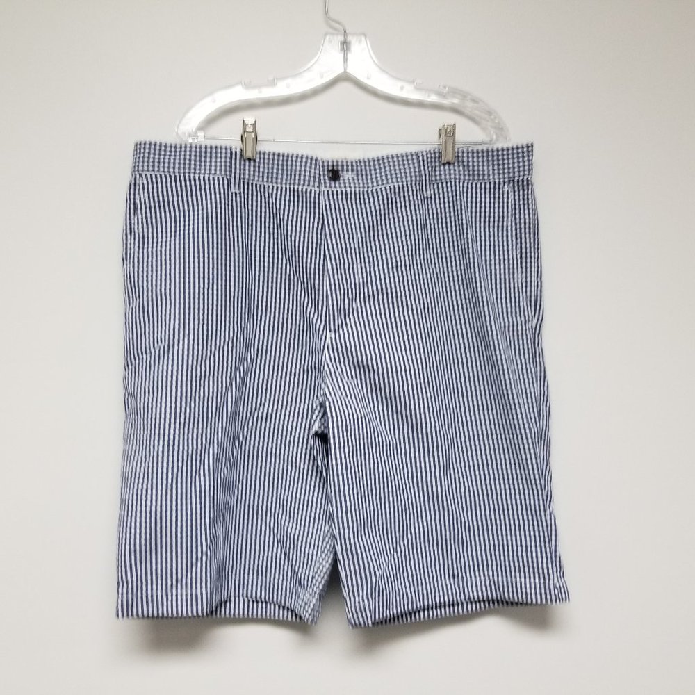 Dockers Men's Navy Blue and White Plaid Shorts